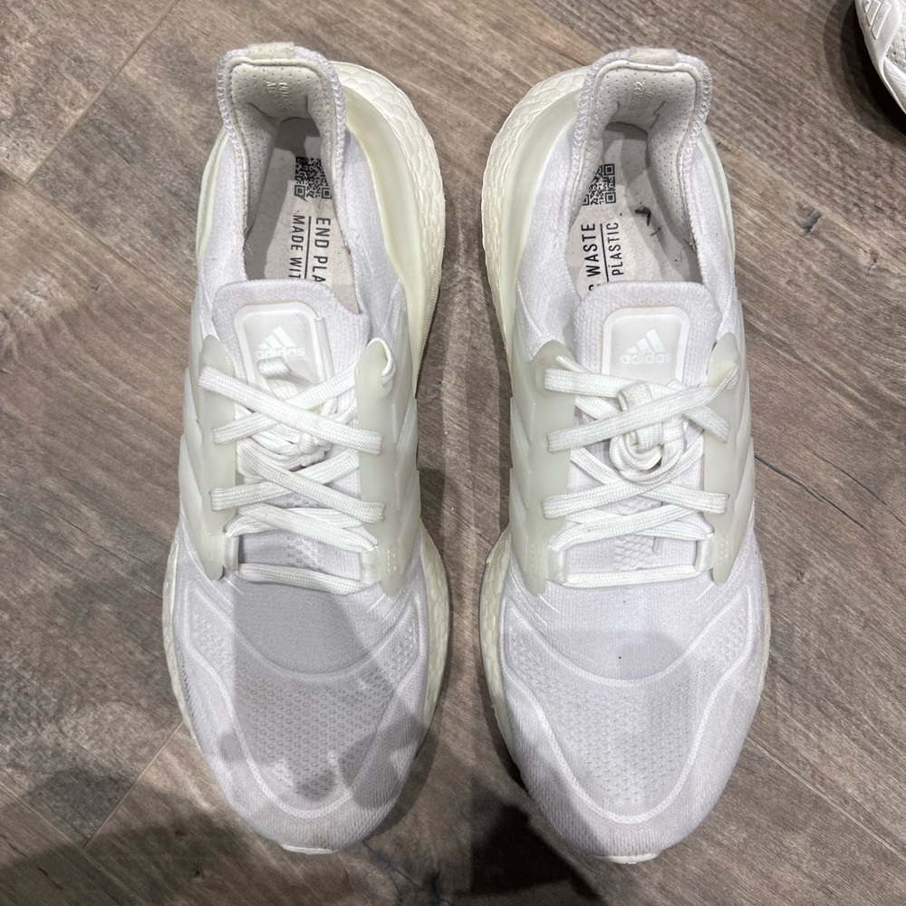 Adidas UltraBoost 22 Light Running Shoes